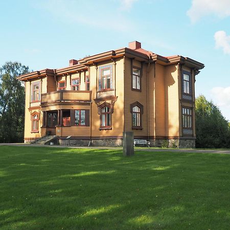 Affittacamere Naeaes Slott Floda  Esterno foto