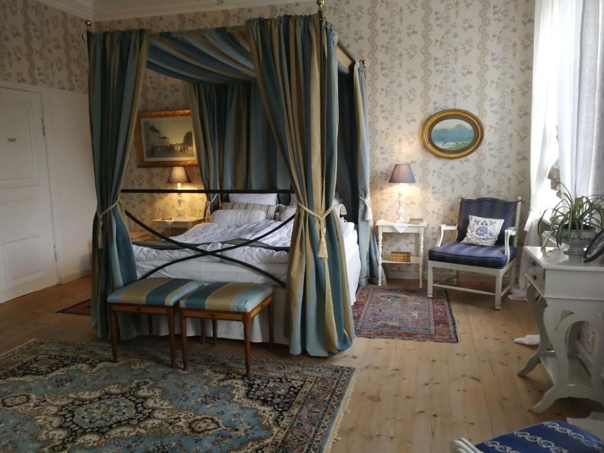 Affittacamere Naeaes Slott Floda  Esterno foto