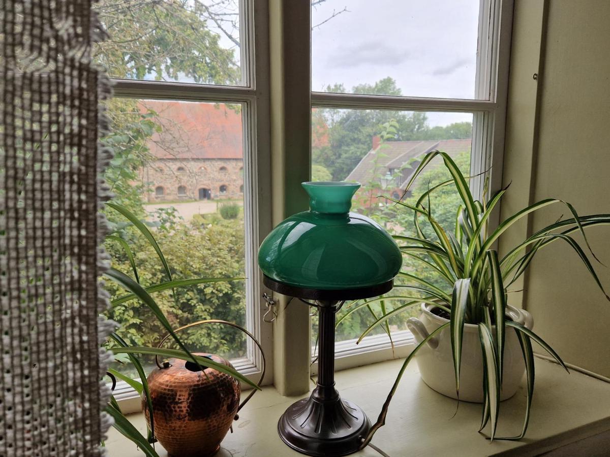 Affittacamere Naeaes Slott Floda  Esterno foto