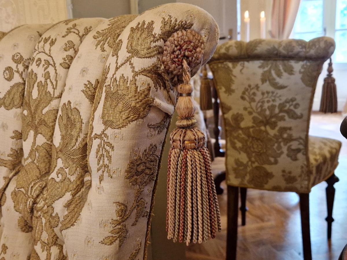 Affittacamere Naeaes Slott Floda  Esterno foto