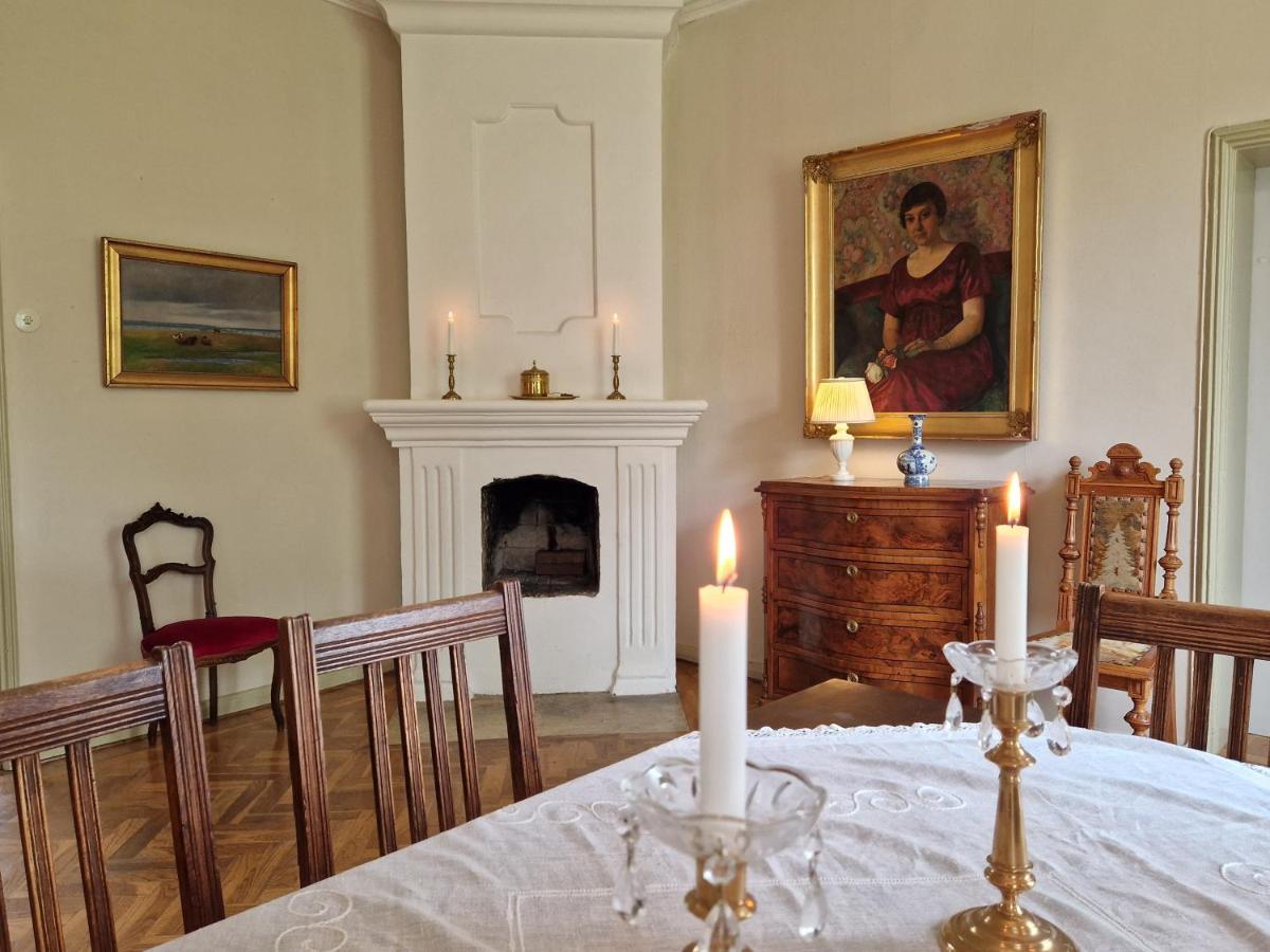 Affittacamere Naeaes Slott Floda  Esterno foto