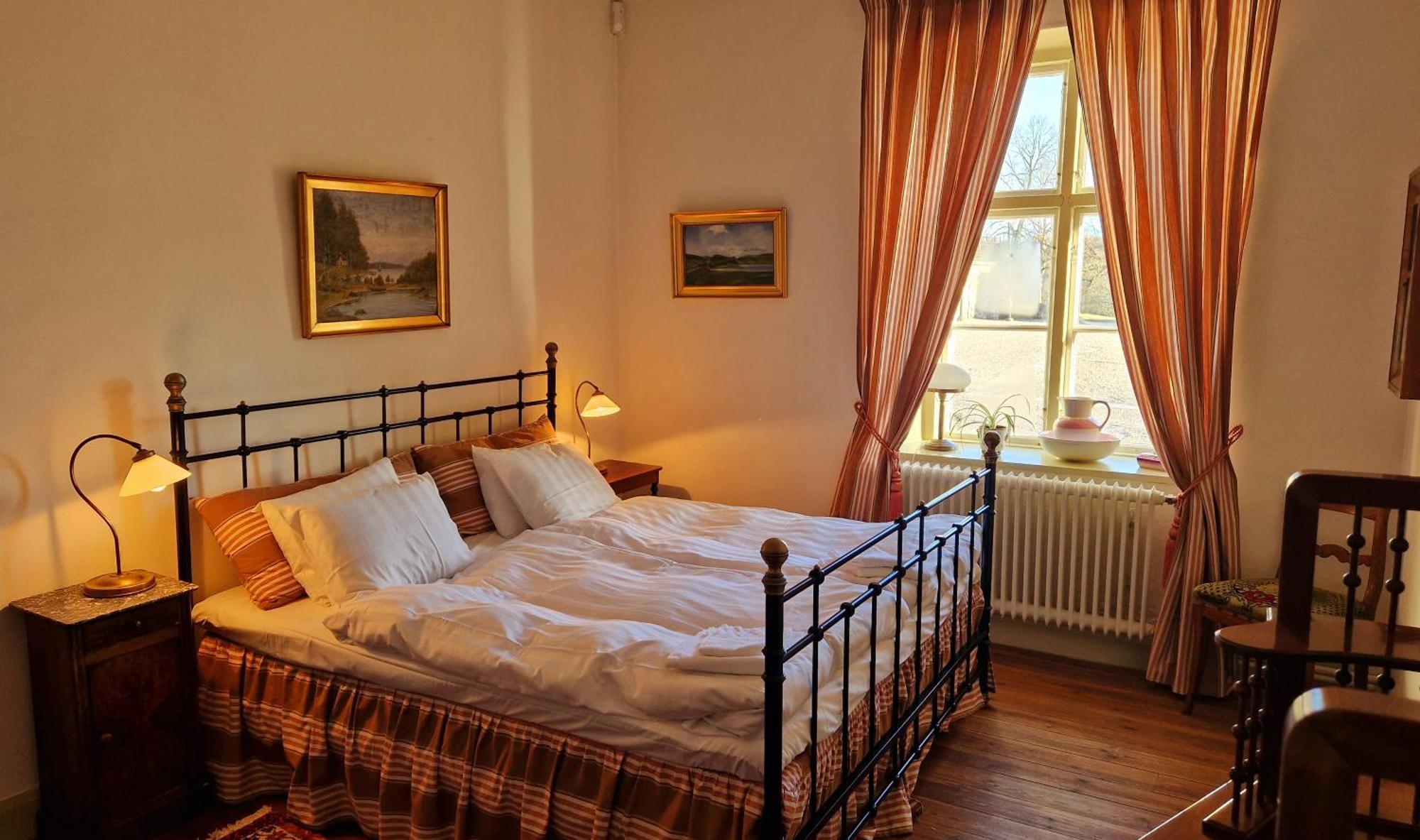 Affittacamere Naeaes Slott Floda  Esterno foto
