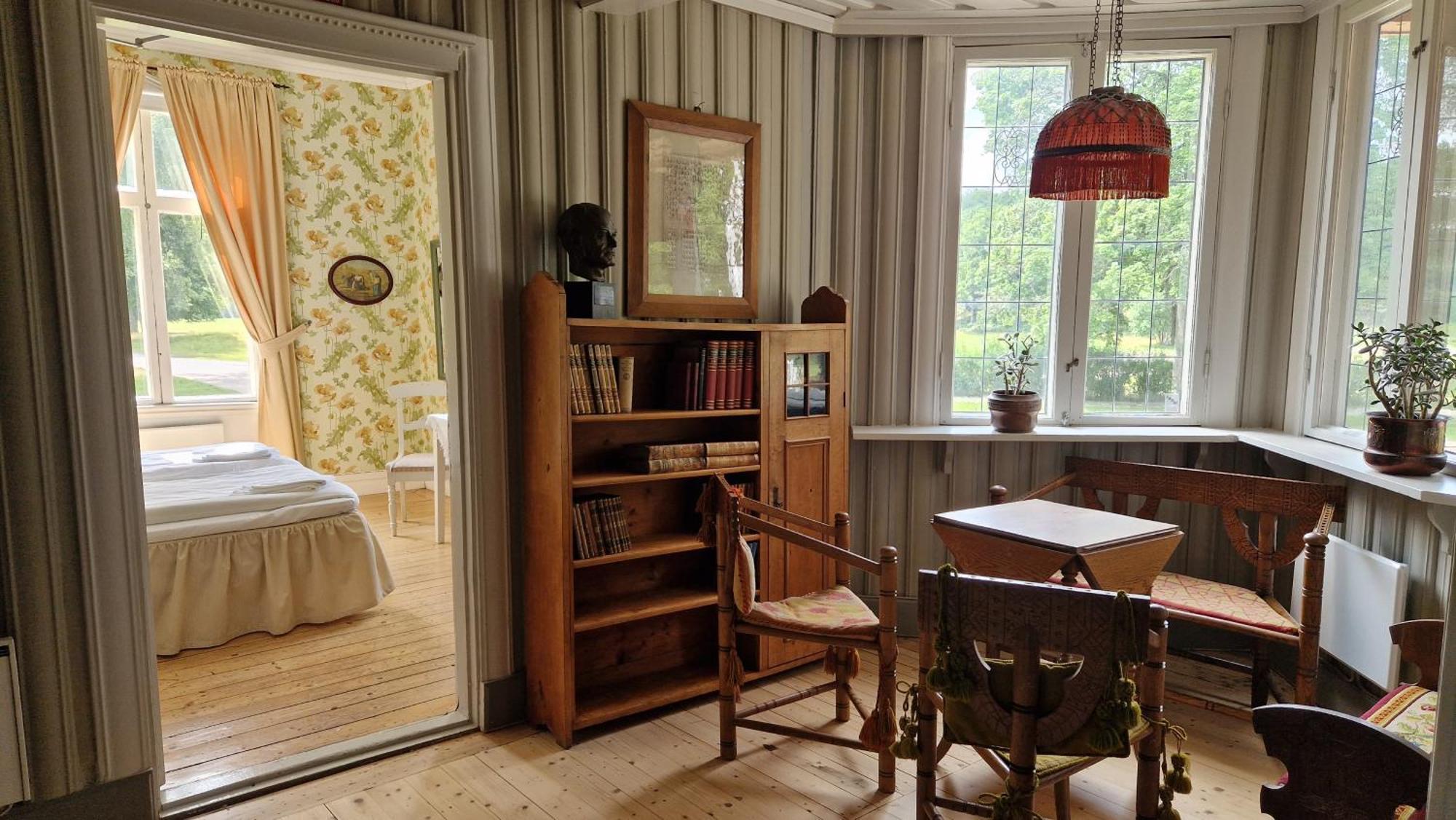 Affittacamere Naeaes Slott Floda  Esterno foto