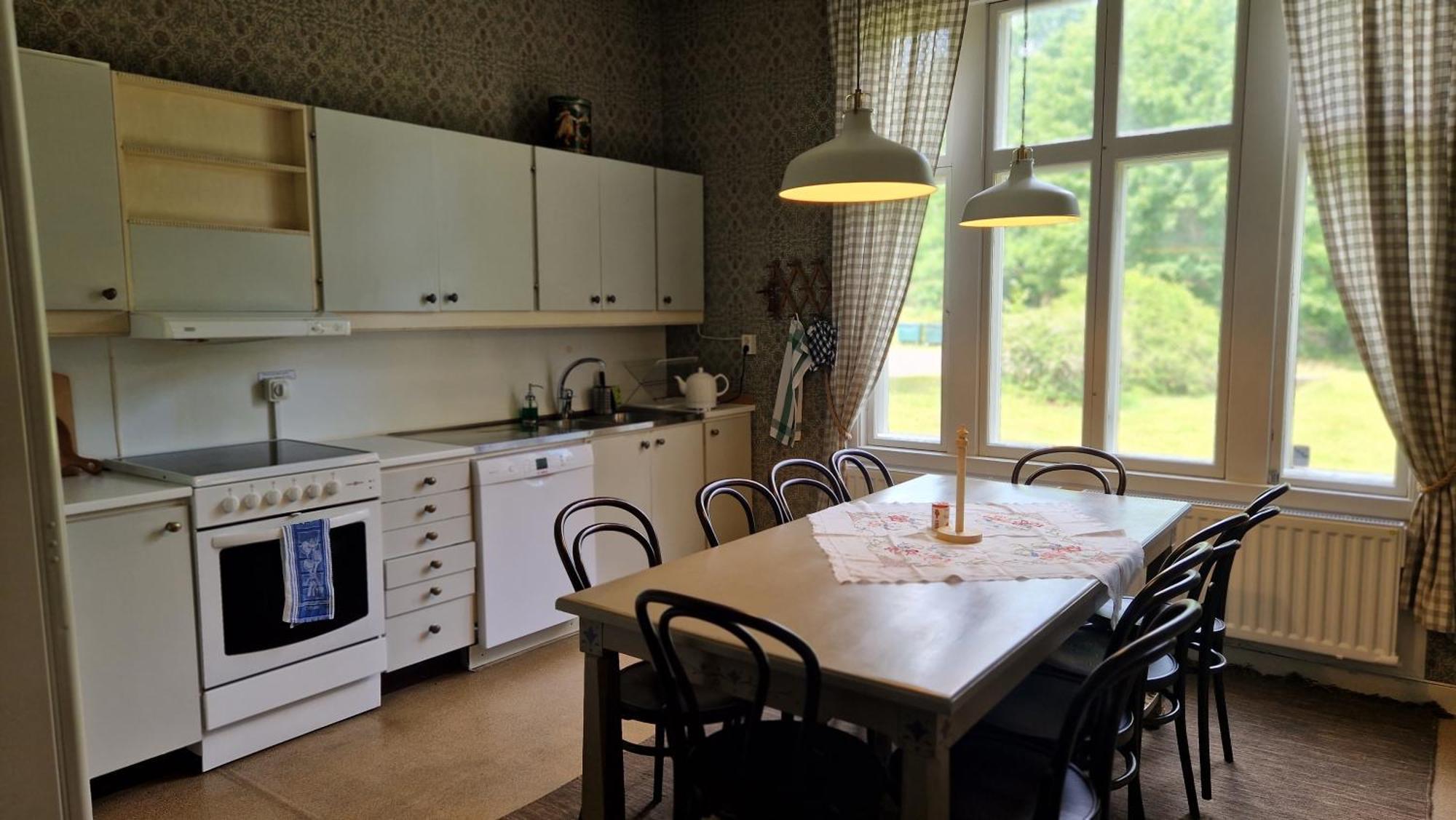 Affittacamere Naeaes Slott Floda  Esterno foto