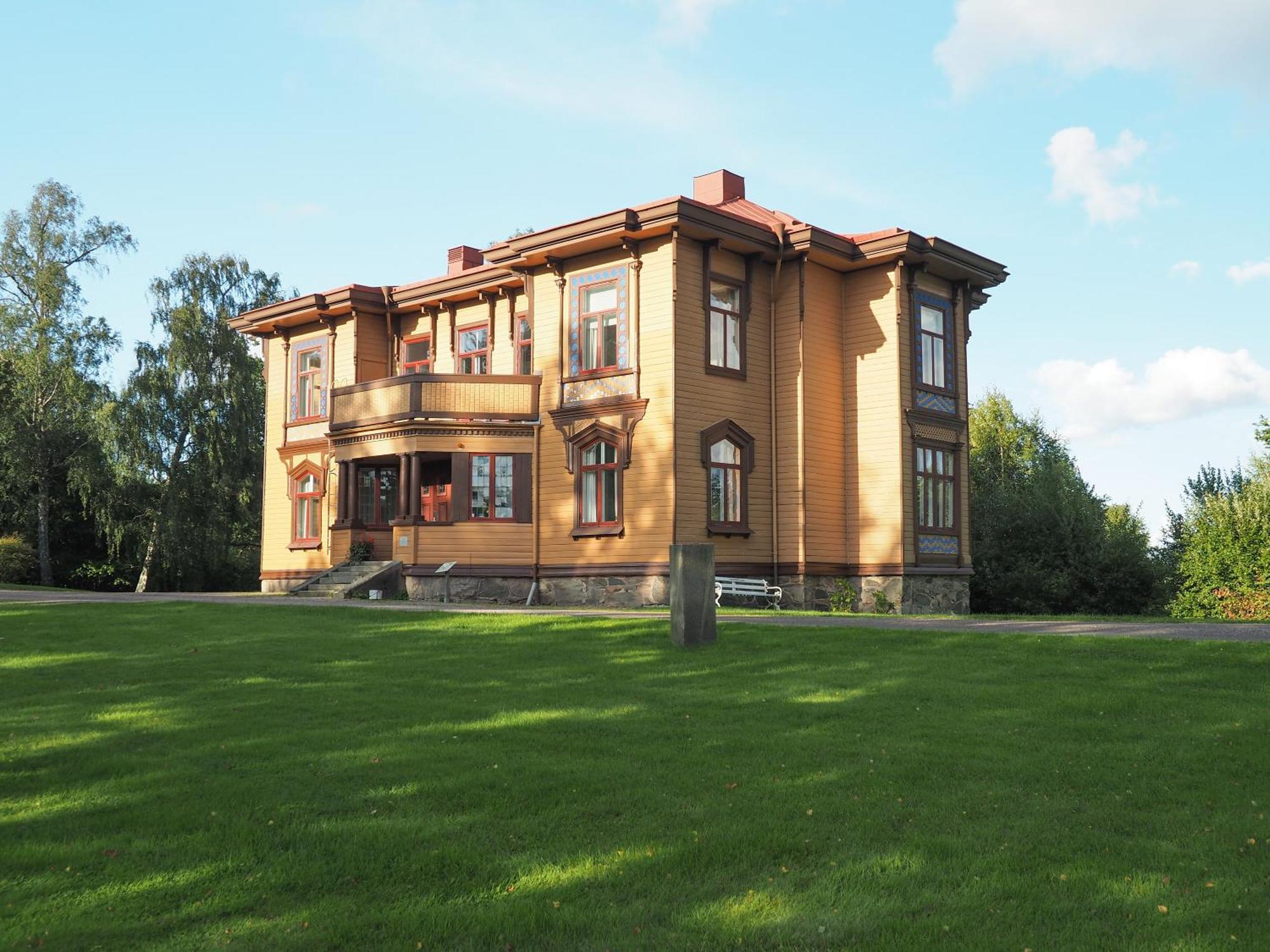 Affittacamere Naeaes Slott Floda  Esterno foto