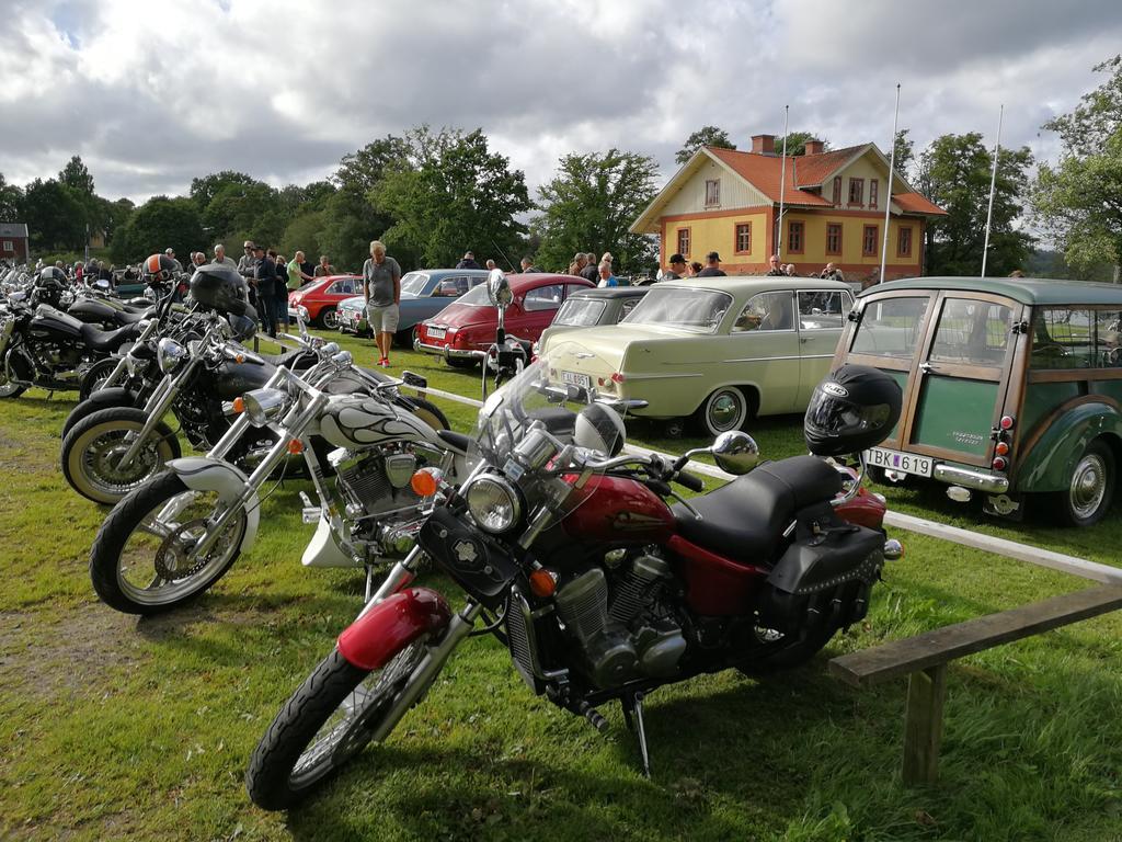 Affittacamere Naeaes Slott Floda  Esterno foto